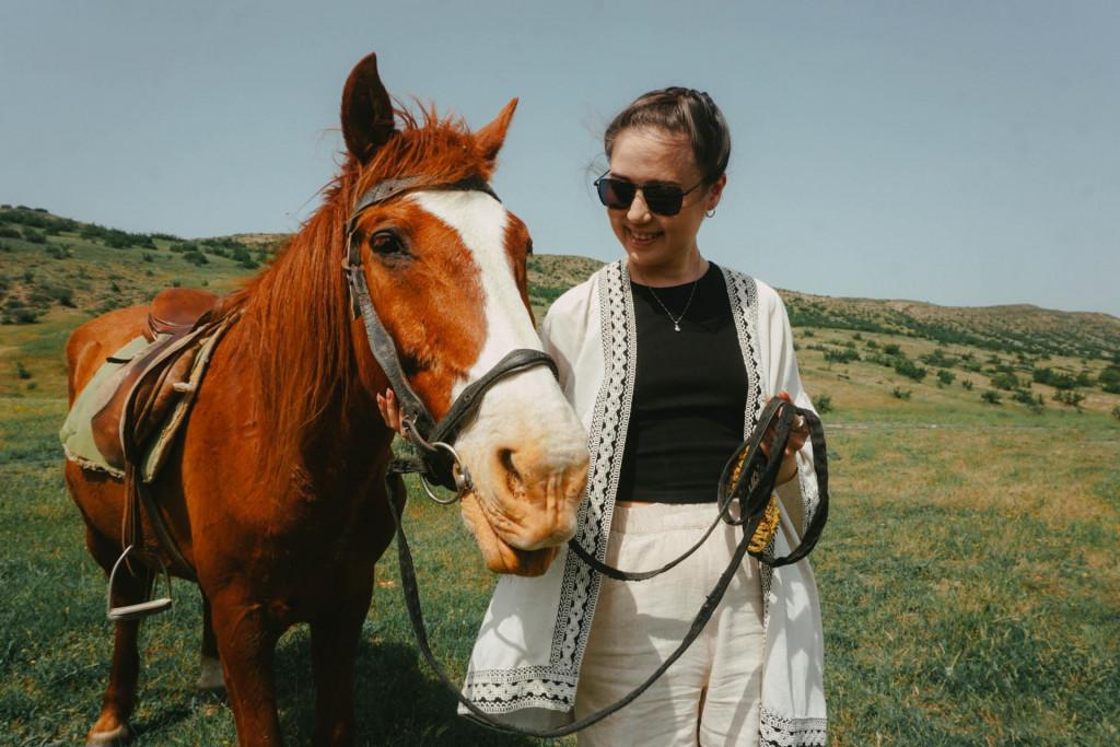 Horse riding tour in Tbilisi (pro photoshoot option)