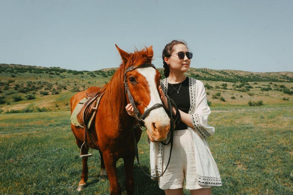 Horse riding tour in Tbilisi (pro photoshoot option)