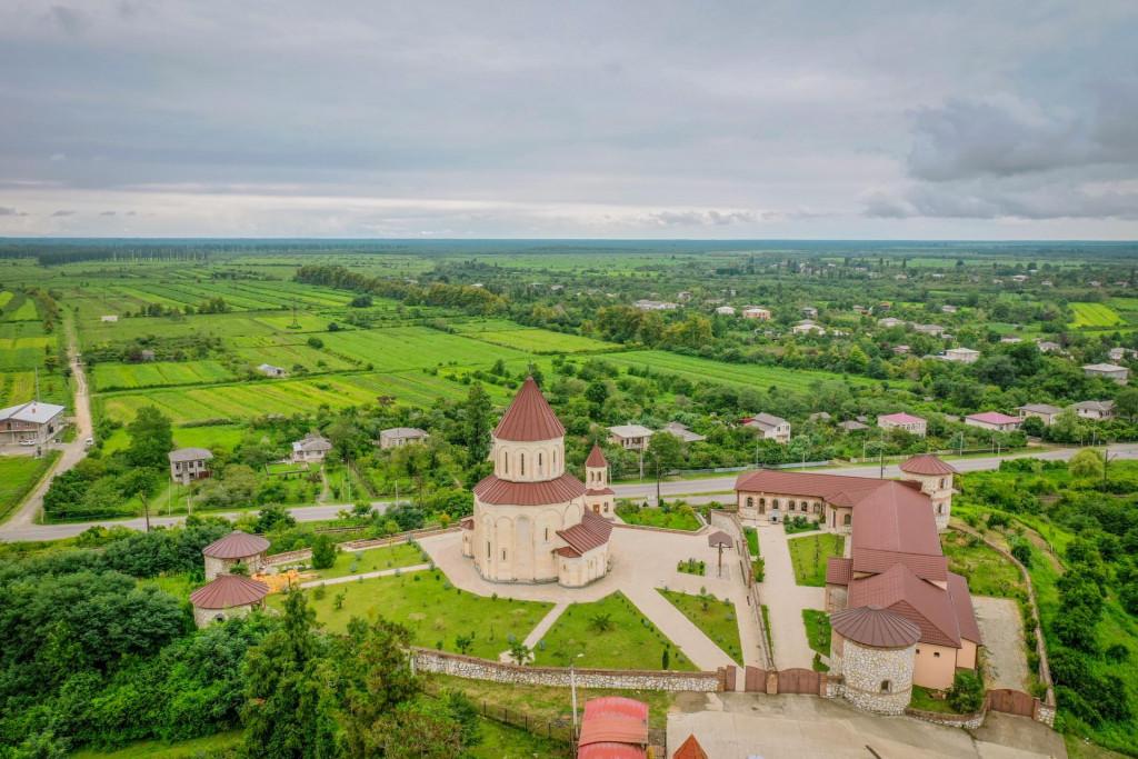 ხობის ყოვლადწმიდის ქალწულ მარიამის ტაძრად მიყვანების, წმიდისა დიდისა მოწამისა გიორგისა და წმიდისა მღვდელმთავრისა და საკვირველმოქმედისა ნიკოლოზის საეკლესიო კომპლექსისა და საპატრიარქო რეზიდენცია