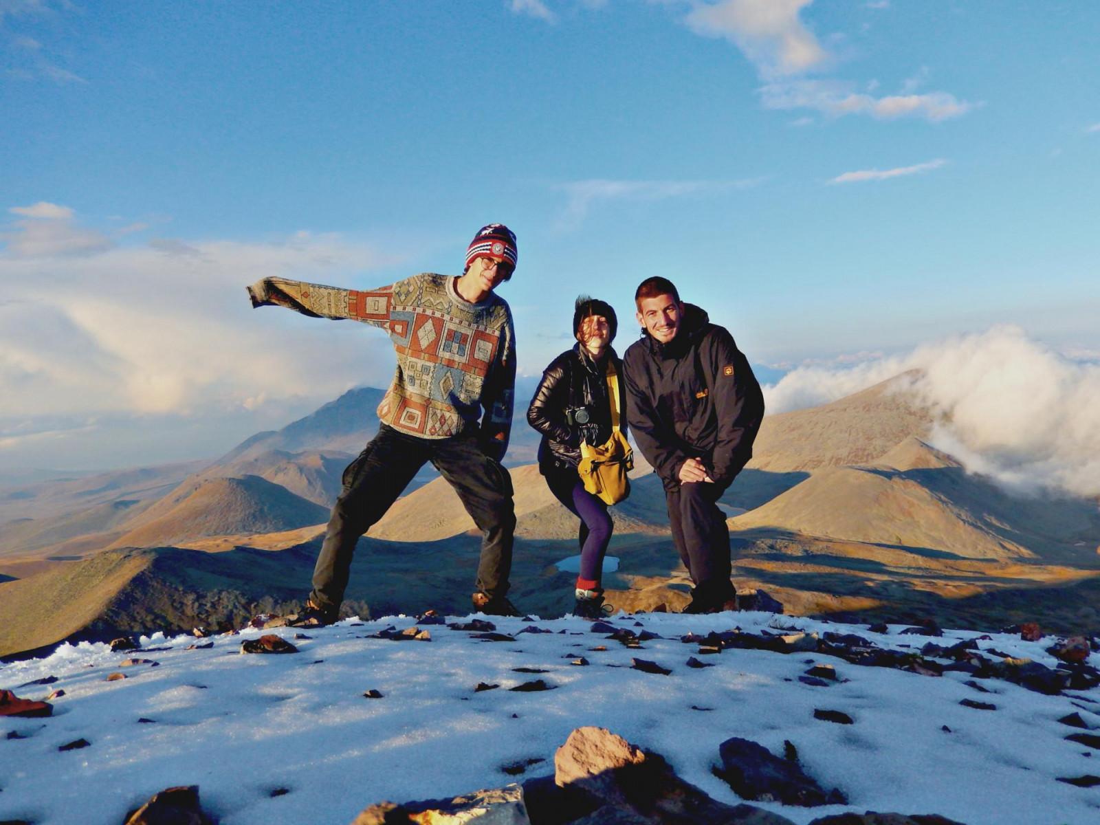 აბულის მწვერვალზე