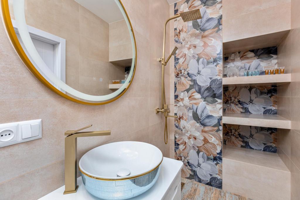 MaRKoS Sololaki Flat