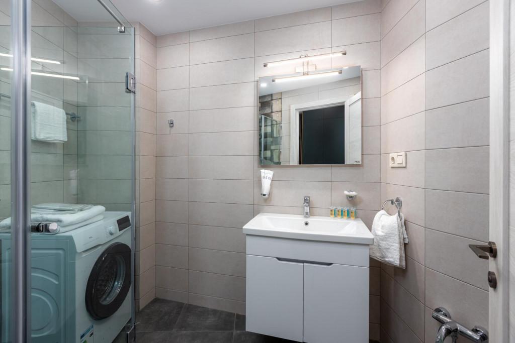 The NEO two room Suite N302 by MaRKoS