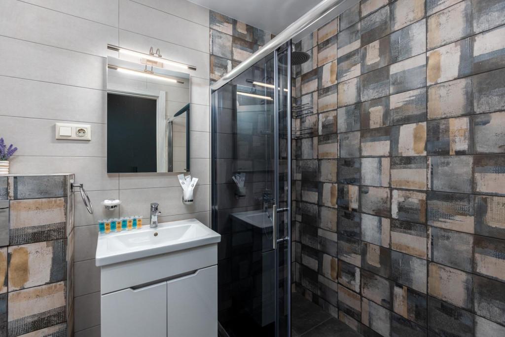 The NEO two room Suite N301 by MaRKoS