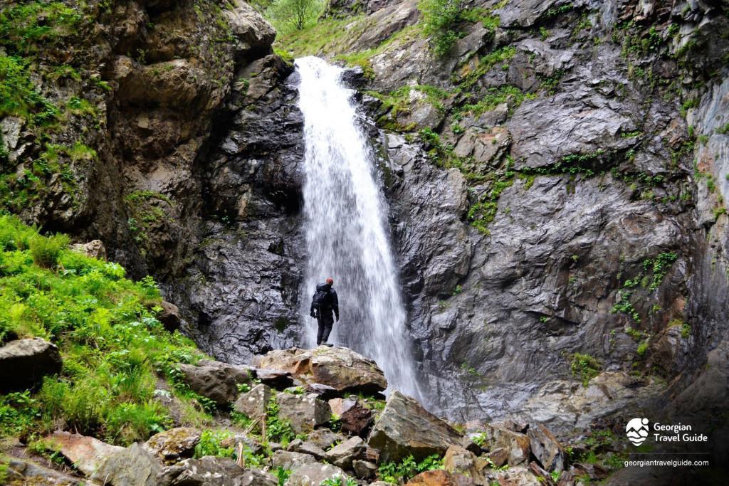 ერთ დღიანი ტური ყაზბეგში