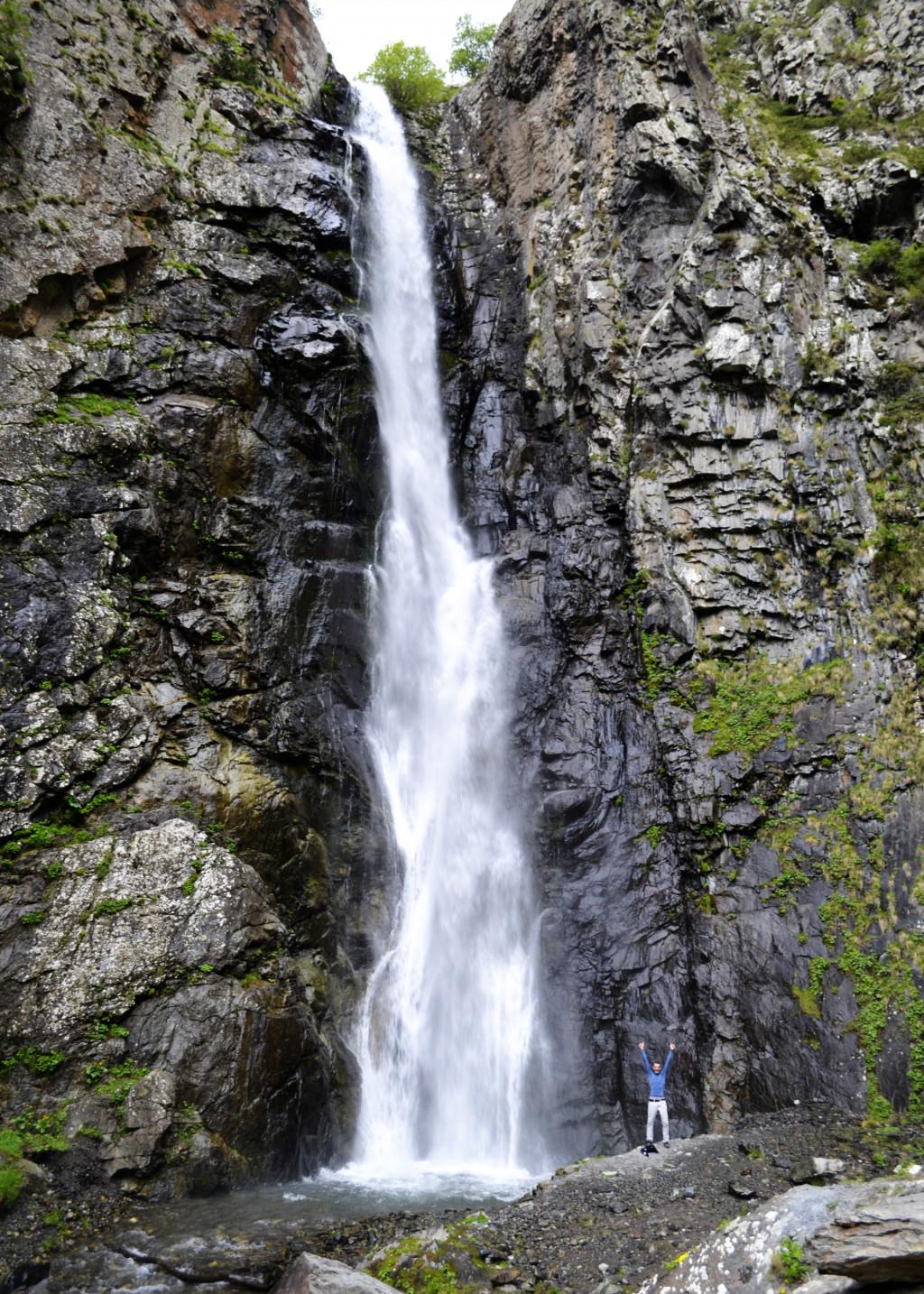 გველეთის ჩანჩქერი, ყაზბეგი
