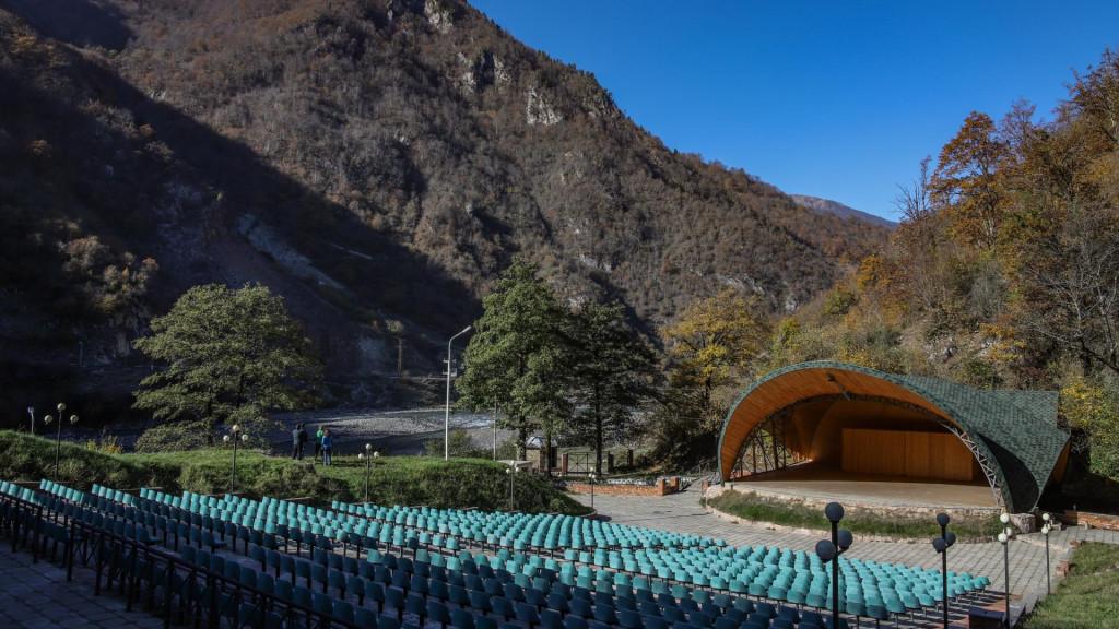 მწვანე თეატრი, Green Theater