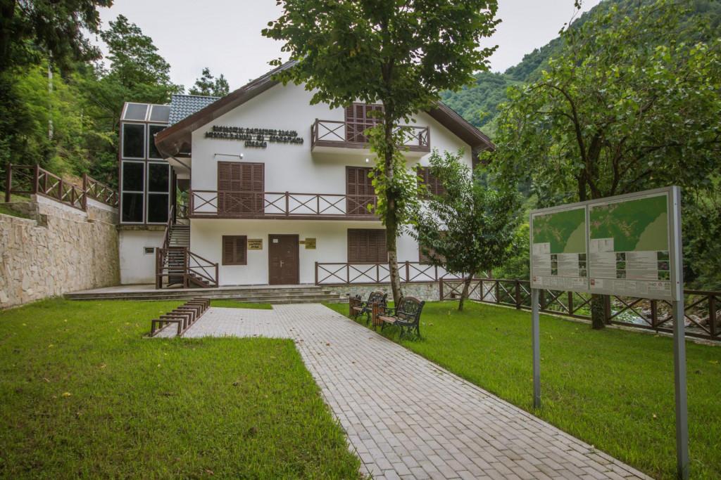 მაჭახელას ეროვნული პარკის ადმინისტრაციული და ვიზიტორთა ცენტრი - Administrative and Visitor Center of Machakhela National Park