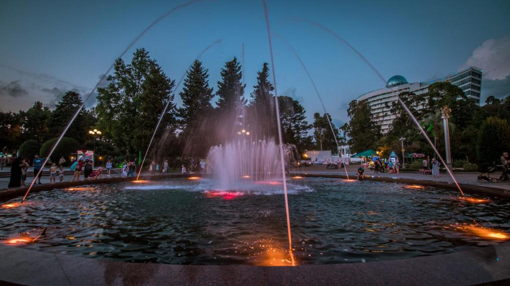 მოცეკვავე შადრევანი, ბათუმი - Dancing fountain, Batumi