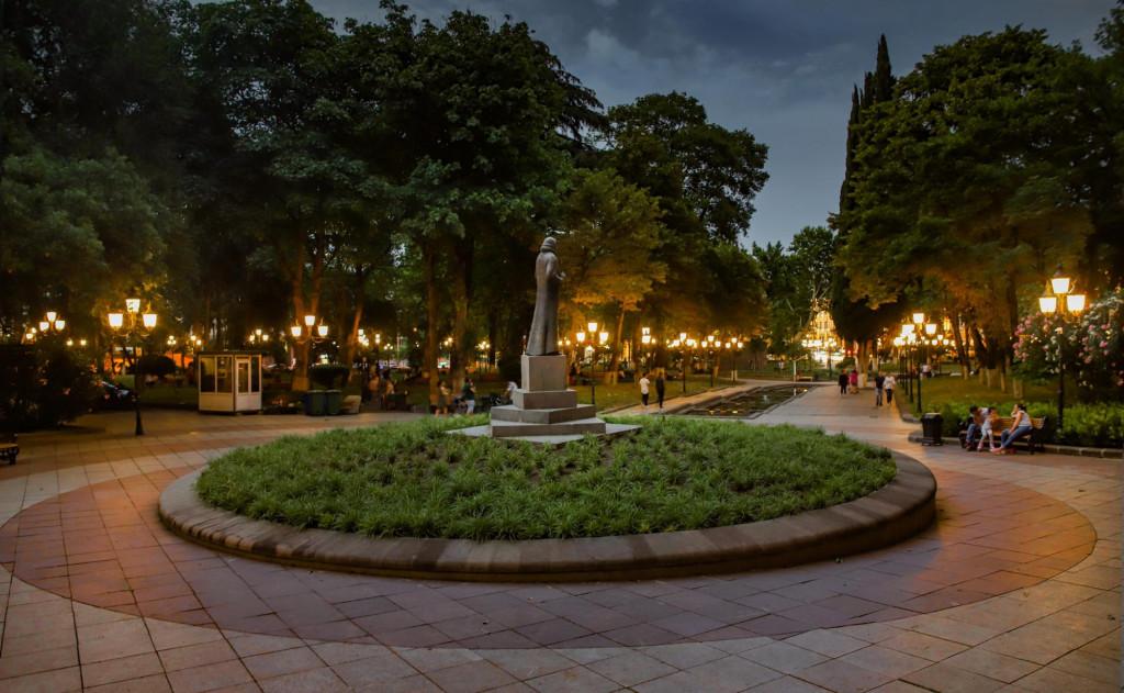 გიორგი ლეონიძის პარკი Giorgi Leonidze Park