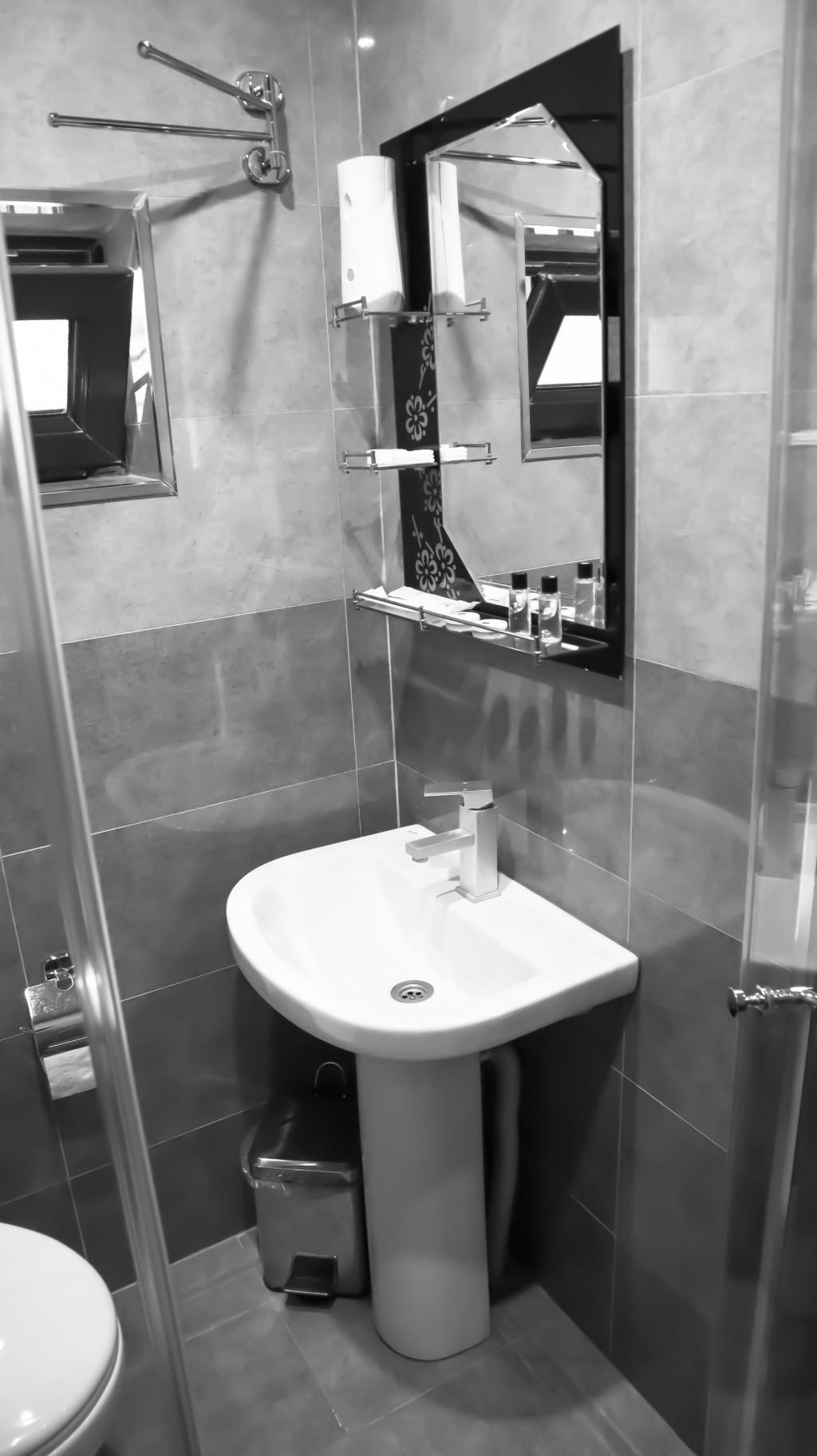 სასტუმრო Home +