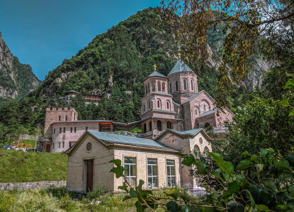 დარიალის სამონასტრო კომპლექსი, ყაზბეგი, სტეფანწმინდა - Дариальский монастырский комплекс, Казбеги, Степанцминда