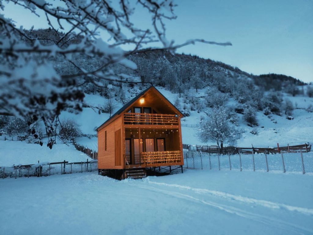 ხის სახლი მესტიაში - wood house in Mestia