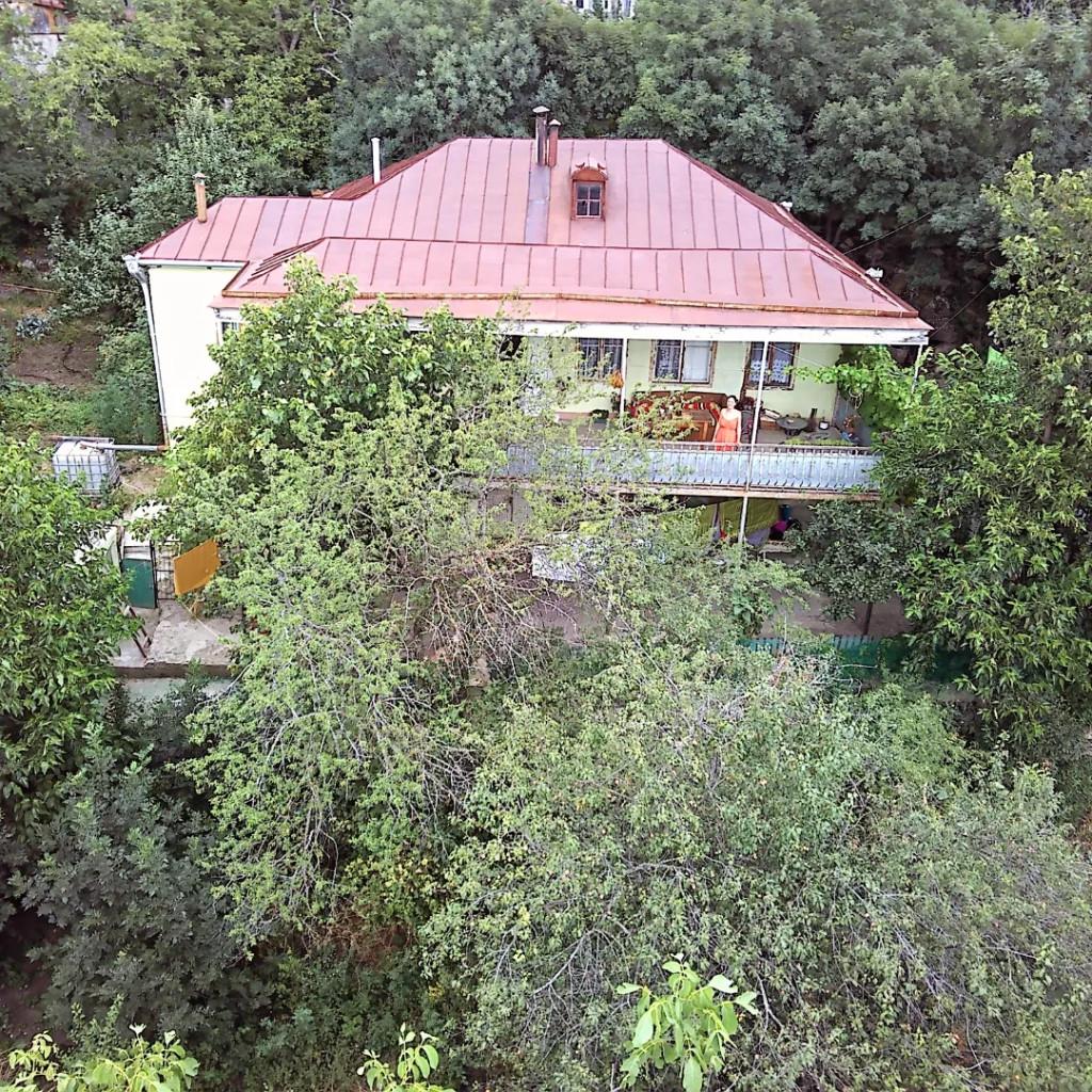 Pin Trips hostel- base on a silk road