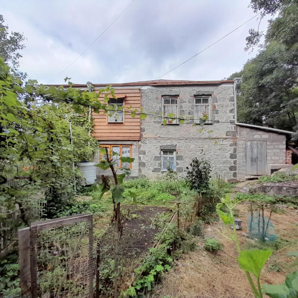 Pin Trips hostel- base on a silk road