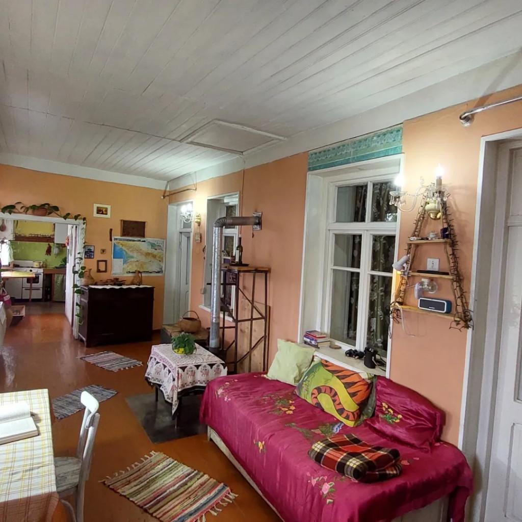 Pin Trips hostel- base on a silk road