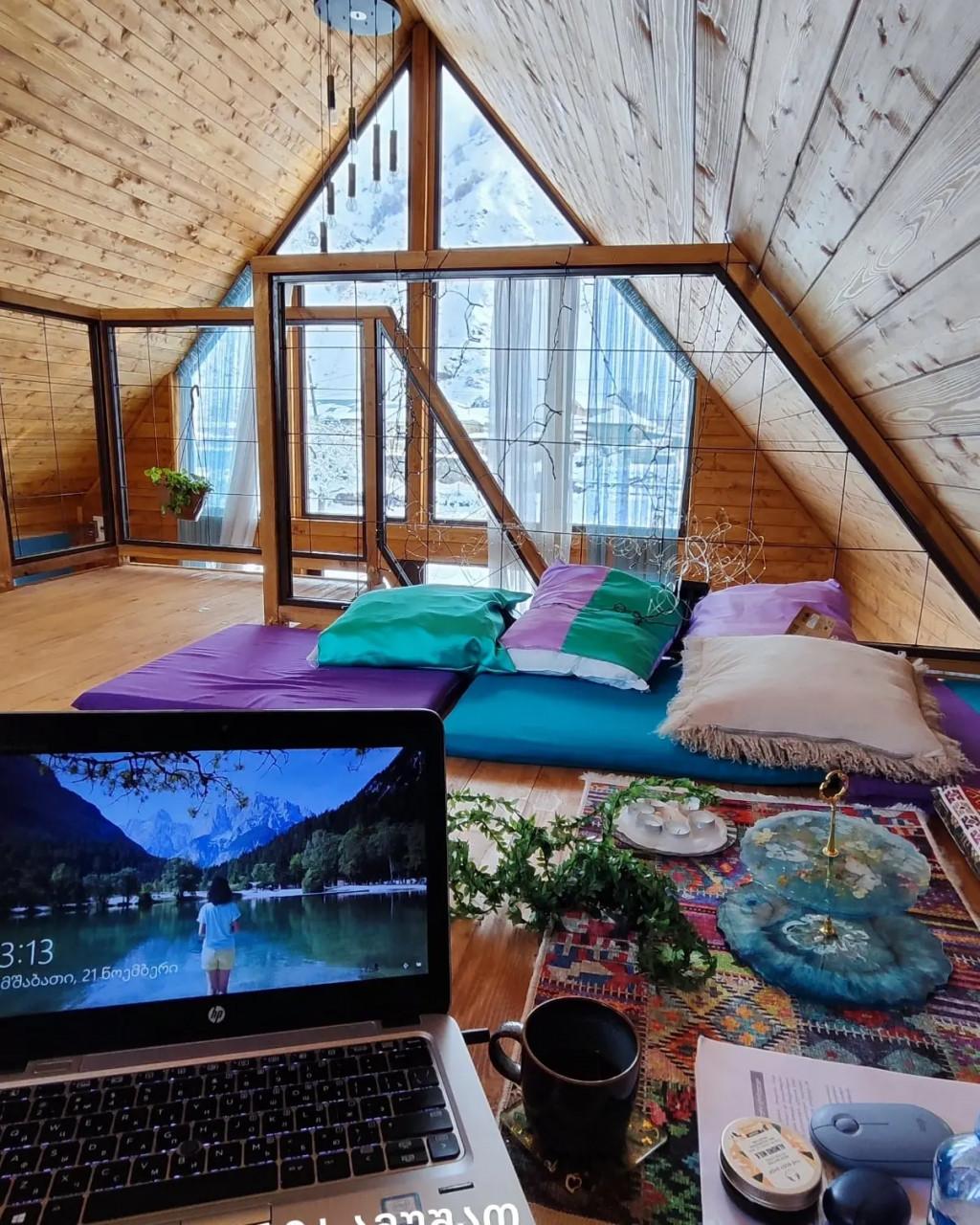 ქირავდება დღიურად კოტეჯი ყაზბეგში