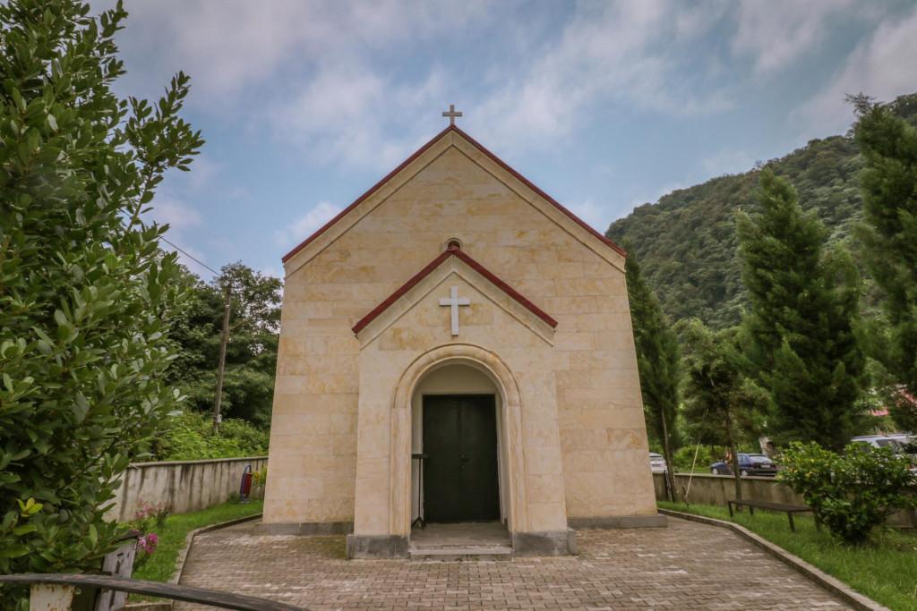 სოფელი ხიდის ეკლესია, village Khidi church
