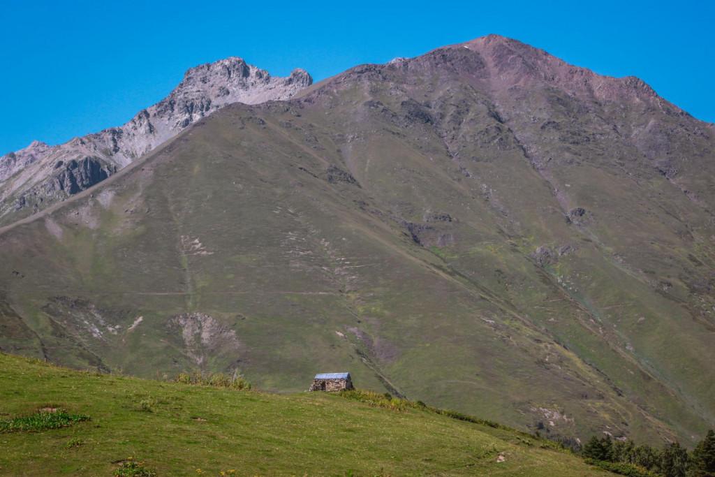 მეზირის მთავარანგელოზების ეკლესია - Meziri Mtavarangelozi church