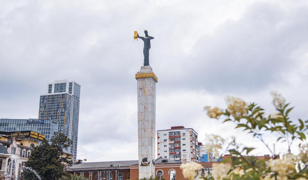 მედეას ქანდაკება, ევროპის მოედანი - Statue of Medea, Europe Square Статуя Медеи, Площадь Европы