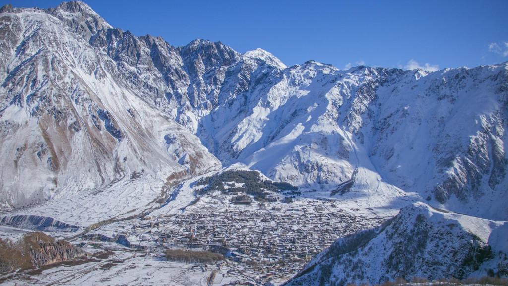 სტეფანწმინდა (ყაზბეგი) Mount Kazbegi Gergeti church Церковь Гергети и гора Казбек