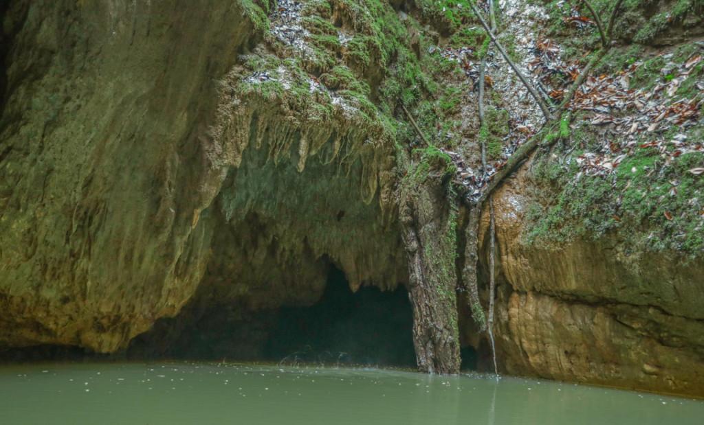 გაბზარული ტბა - Gabzaruli Tba (Cracked Lake)