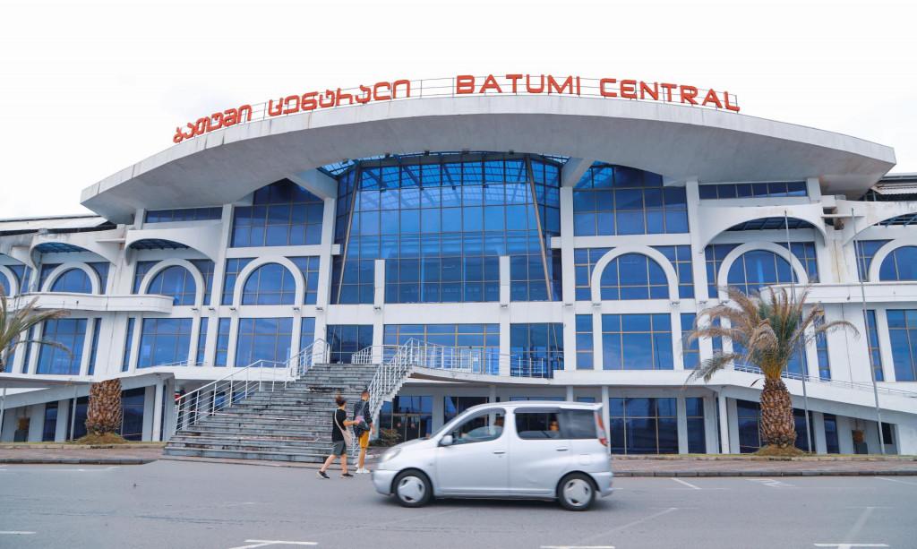 ბათუმის რკინიგზის სადგური - ბათუმი ცენტრალი Batumi Railway Station - Batumi Central  Батуми Железнодорожный Вокзал - Батуми Центральный