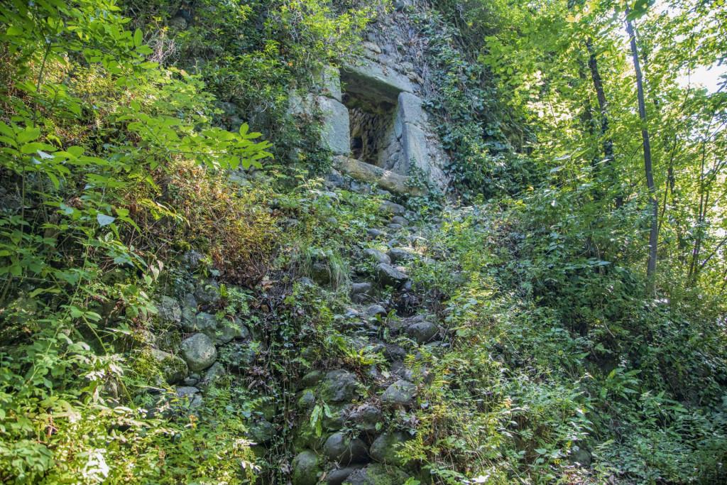 ლიხაურის ციხე Likhauri Fortress