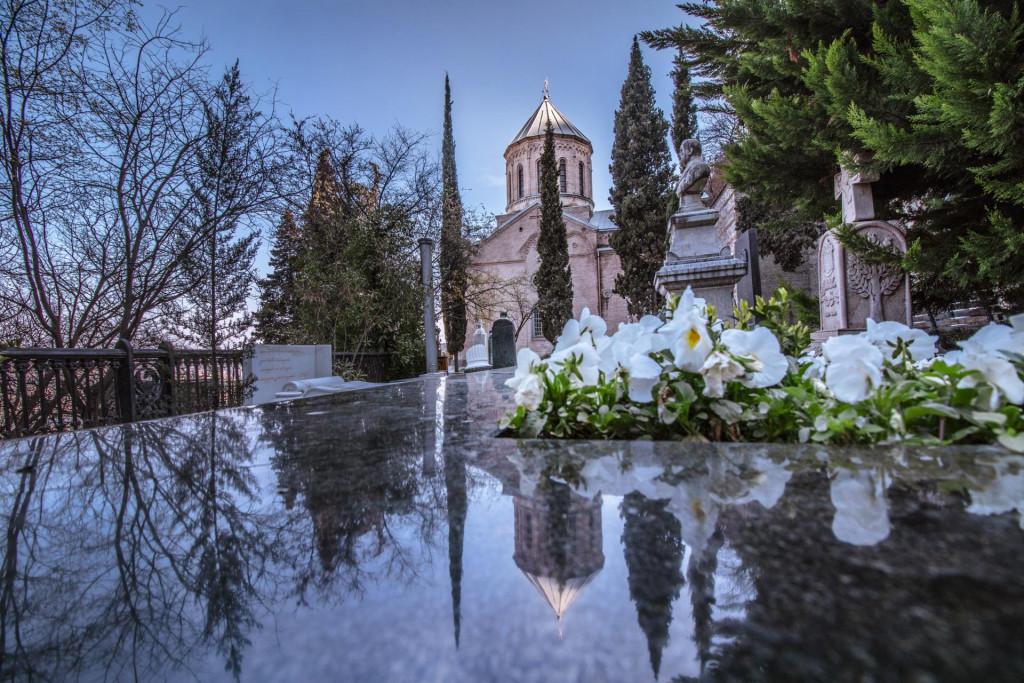 Mamadaviti, Father\'s David church, Mtatsminda pantheon