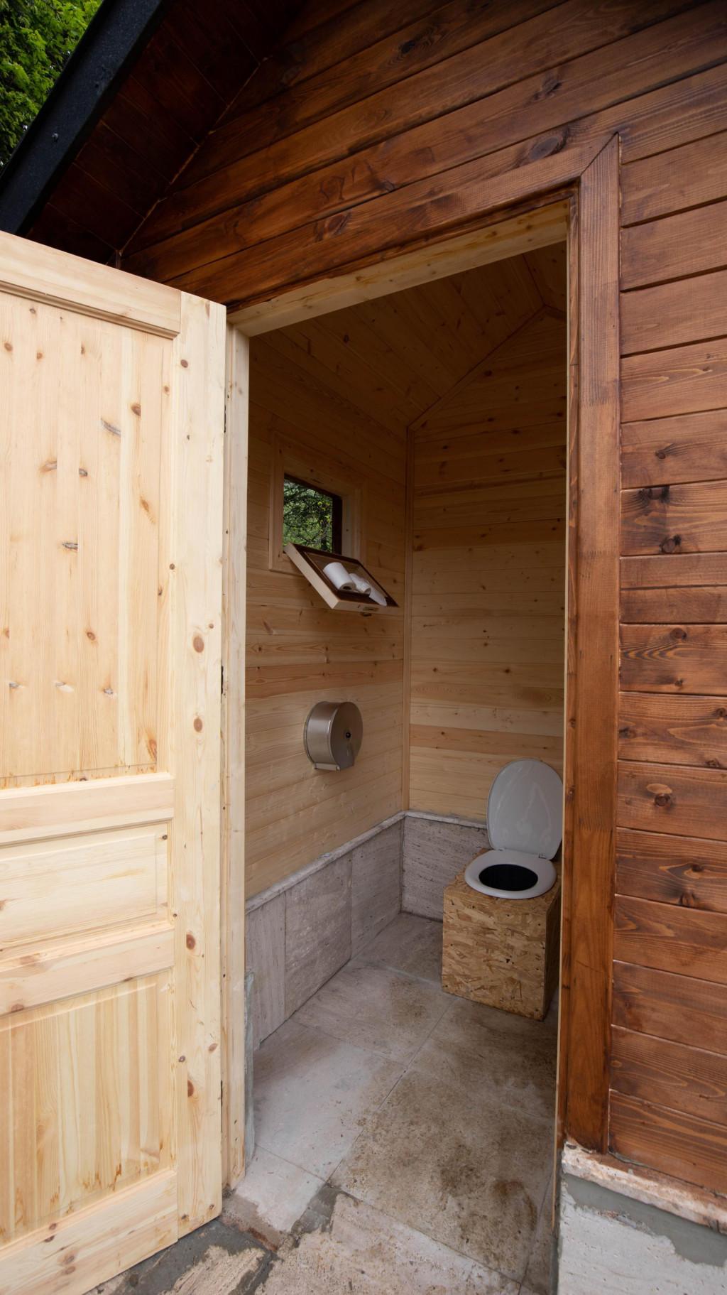 შუანოს ტურისტული თავშესაფარი