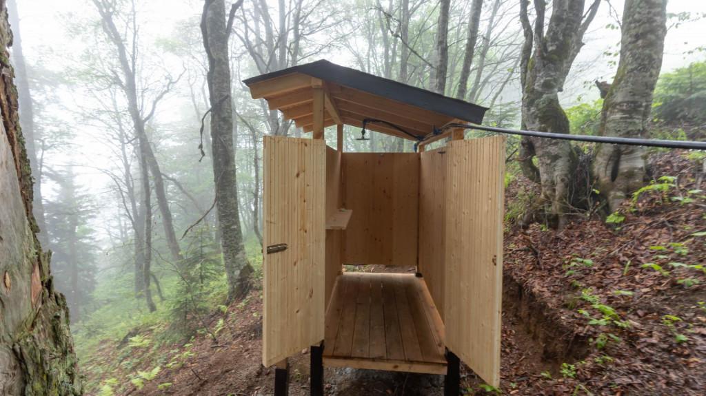 შუანოს ტურისტული თავშესაფარი