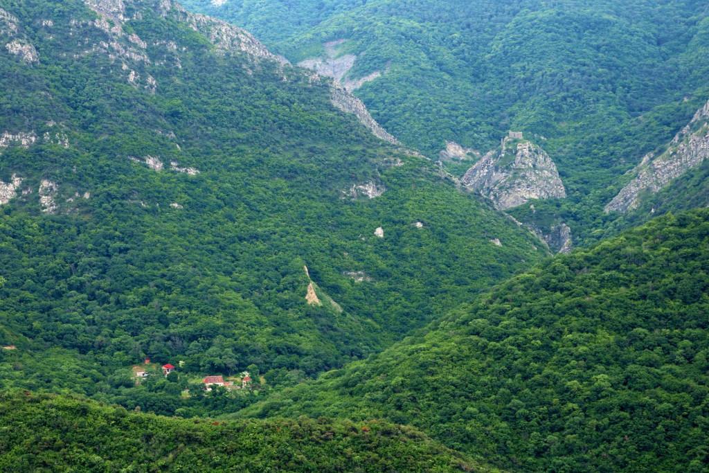 არმაზის ციხე და არმაზის მონასტერი კალოუბნის ეკლესიიდან