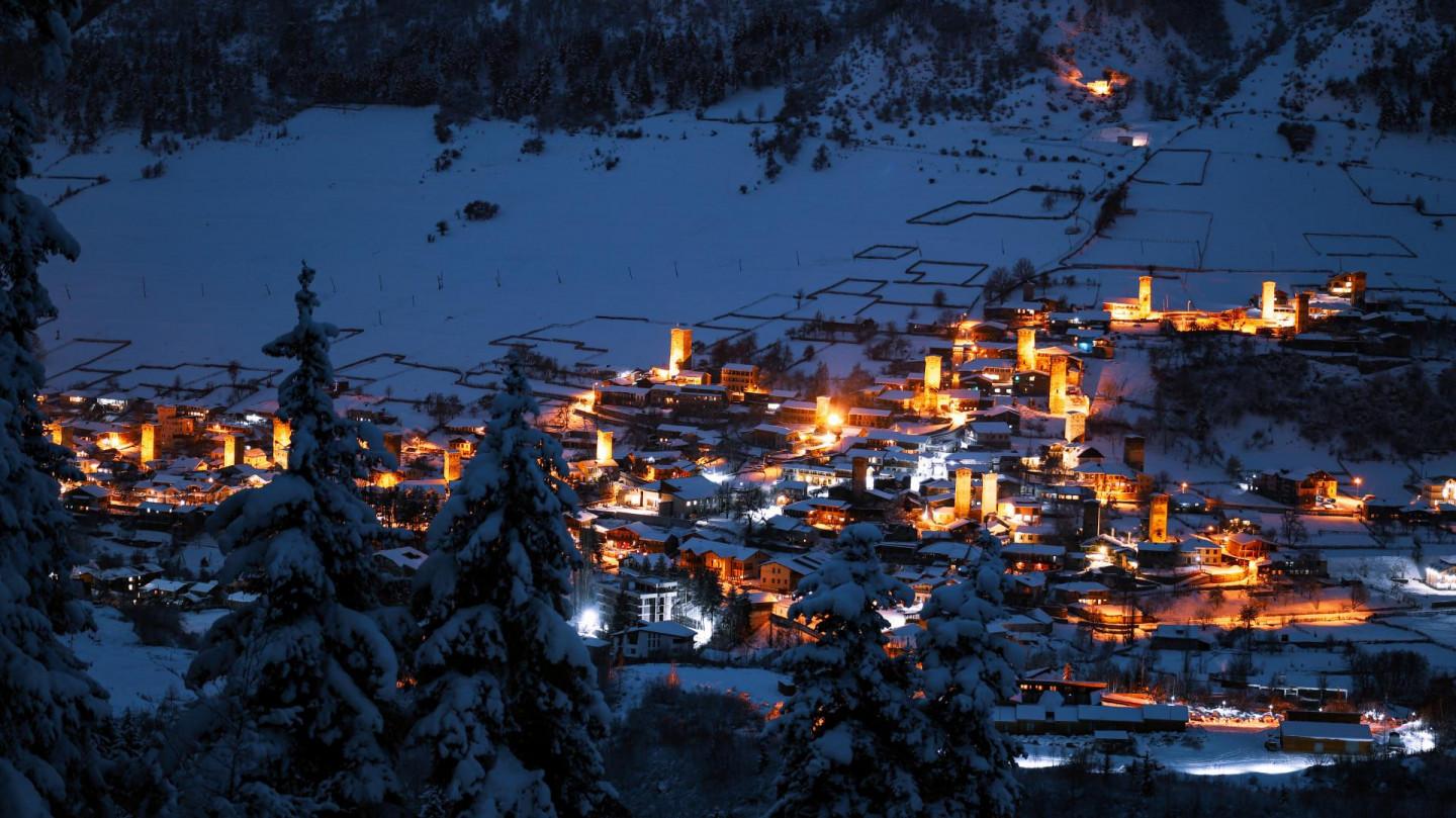 mestia in winter,  Местия зимой მესტია ღამით