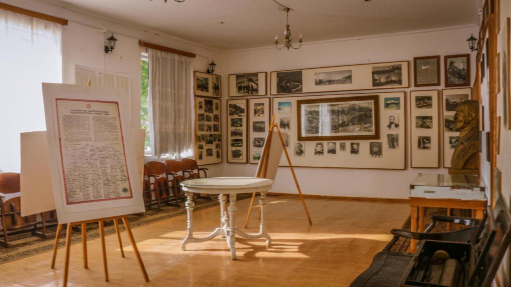 ნიკო ბერძენიშვილის სახელობის მხარეთმცოდნეობის მუზეუმი, ჩოხატაური, გურია - Niko Berdzenishvili Museum of Linguistics, Chokhatauri, Guria