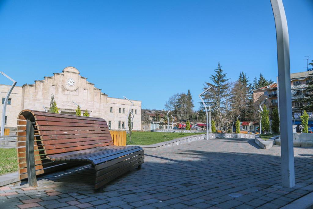ზესტაფონის ცენტრალური მოედანი Zestaponi Central Square