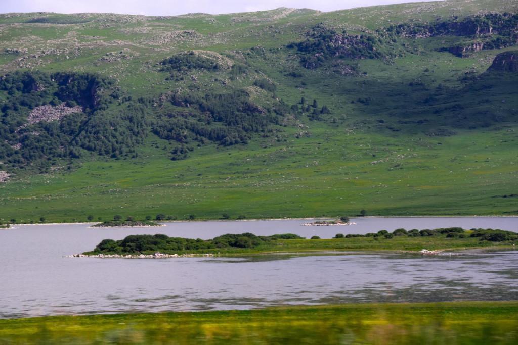 კარწახის ტბა