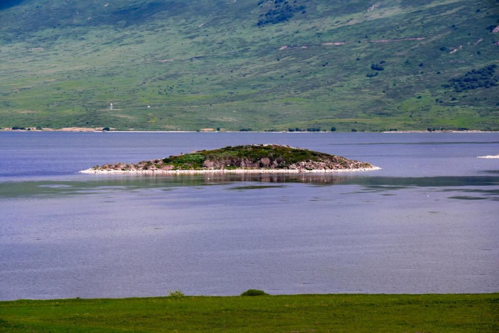 კარწახის ტბა