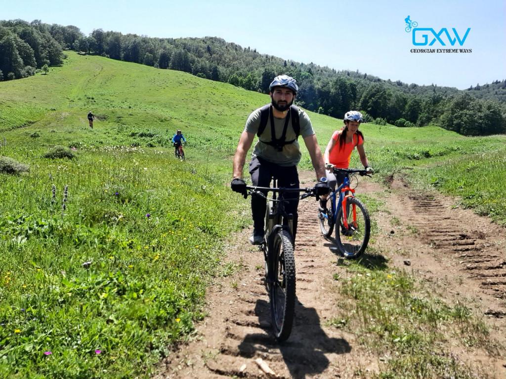 ველოტური კლდეკარზე