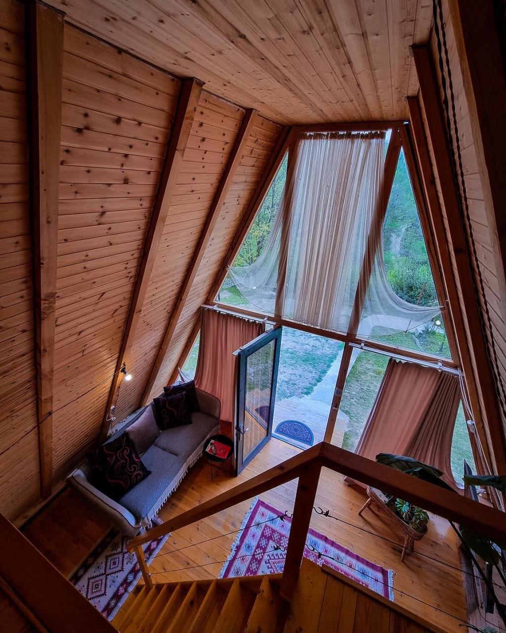 კოტეჯი სათაფლია