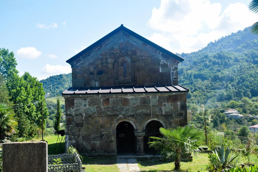 ლიხაურის ღვთისმშობლის სახელობის ეკლესია