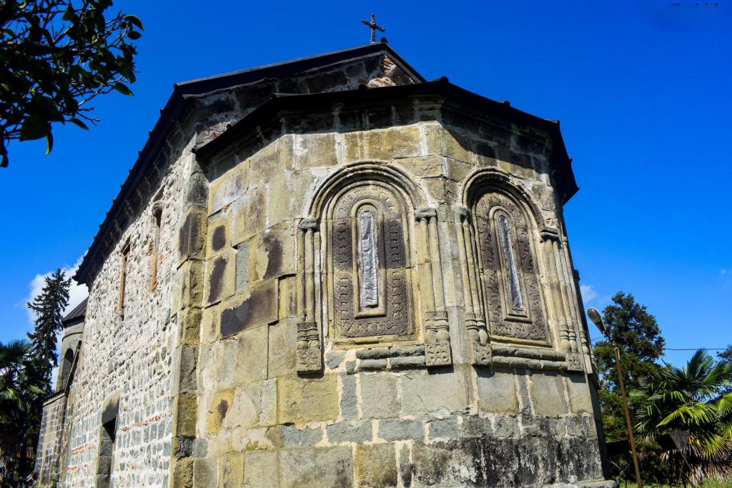 ლიხაურის ღვთისმშობლის სახელობის ეკლესია