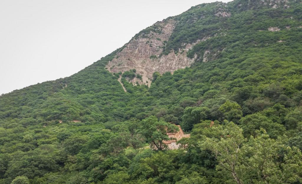 არმაზის ღვთისშობლის ეკლესია - სამონასტრო კომპლექსი