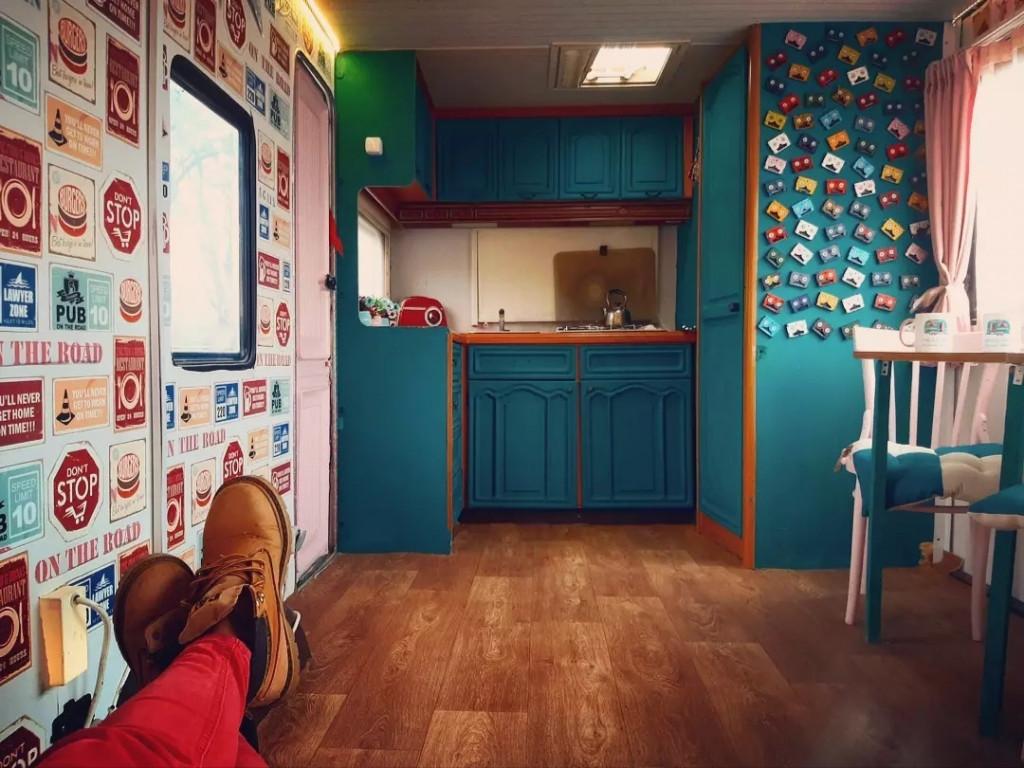 ოთახი#8 • Room #8