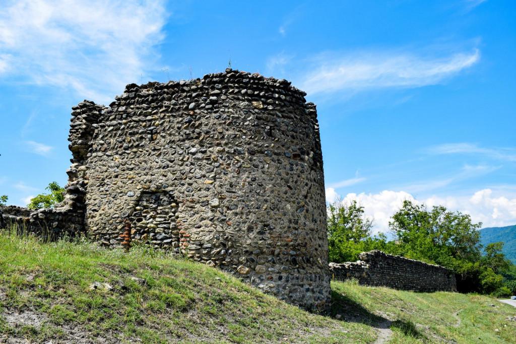 Laliskuli Castle, Fortress
