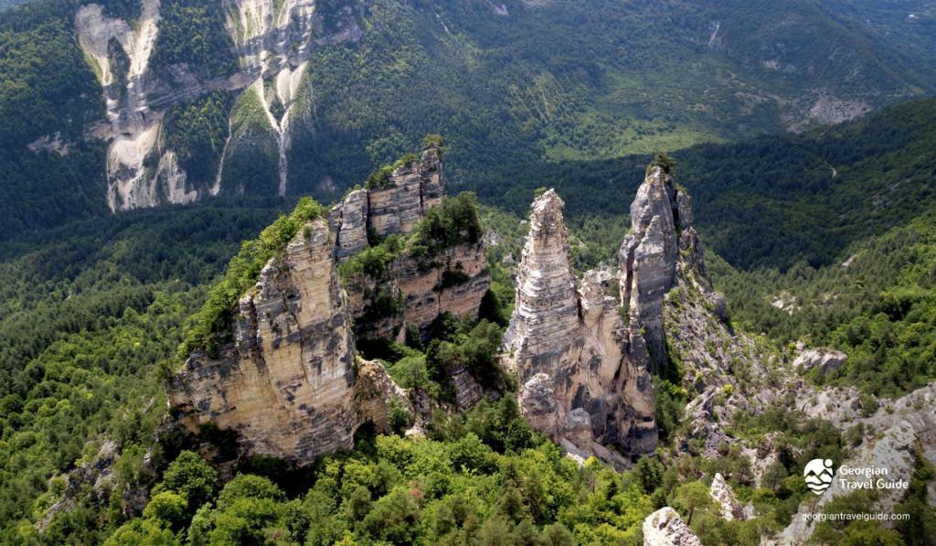 sairme-columns-racha-lechkhumi