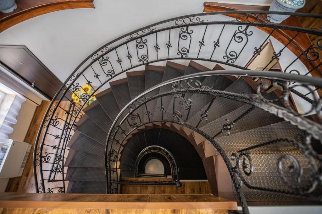 თელავ ჰოლი