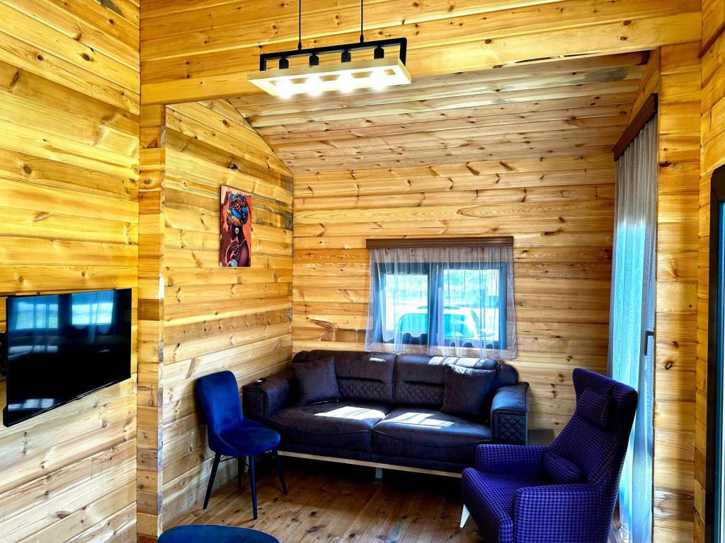 კოტეჯი შეკვეთილში