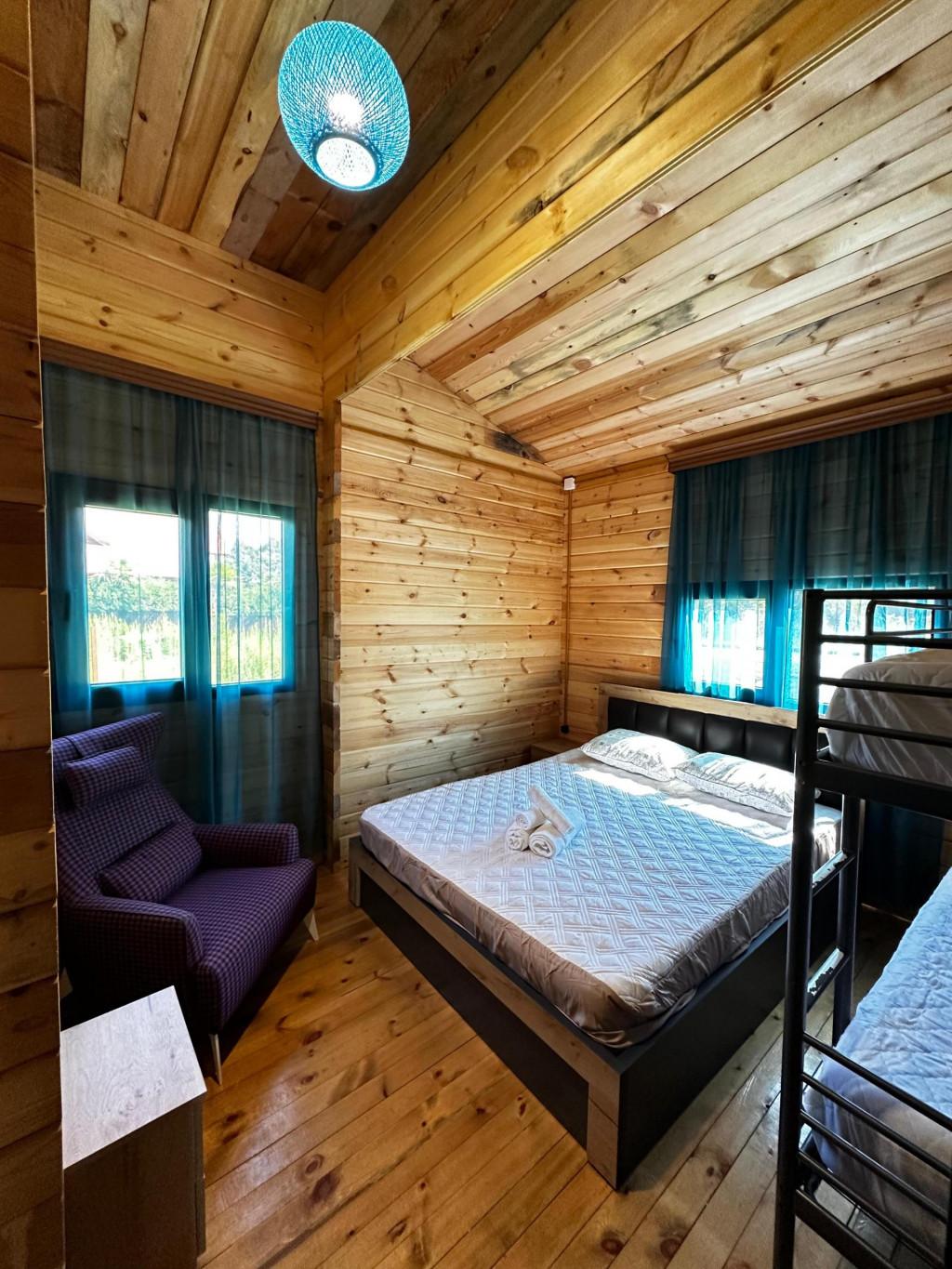 კოტეჯი შეკვეთილში