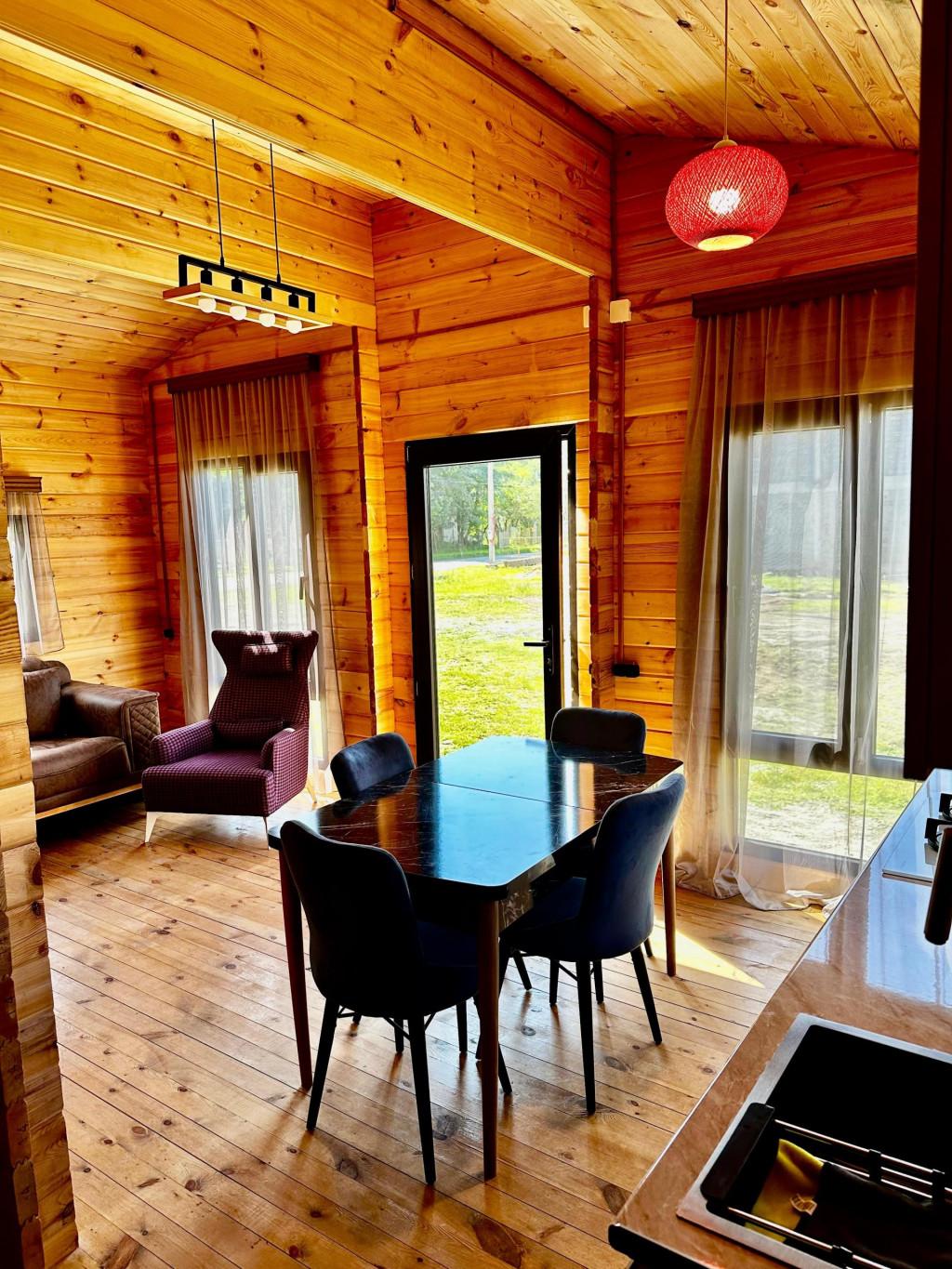 კოტეჯი შეკვეთილში